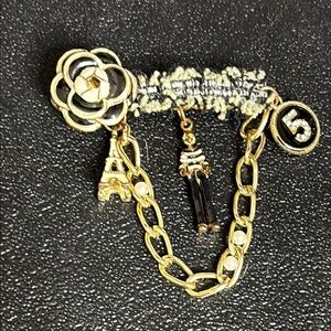 Number 5 Crystal Brooch Pearl Charm Pins Women Flower Lapel Brooches